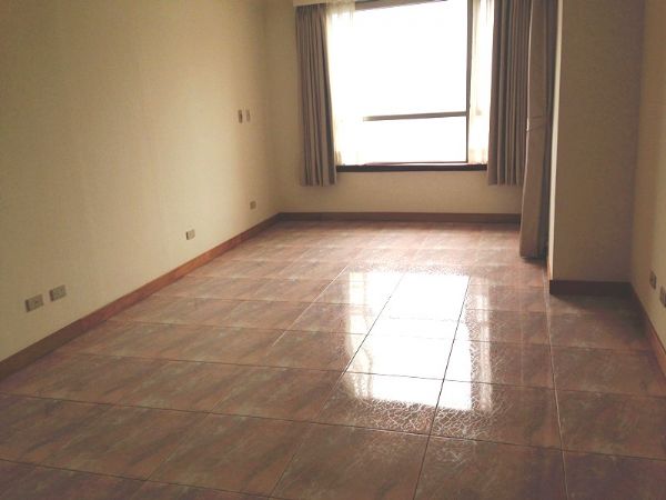 百立皇冠4房 平車 房屋 房屋買賣 房屋網 好宅網home7 11