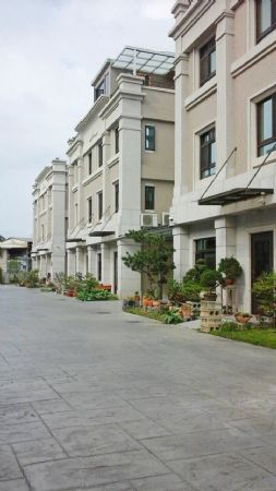 潭子山水居~雙併電梯大別墅~ 歡迎看屋 04-24735659 東森房屋,房屋, 房屋買賣,房屋網