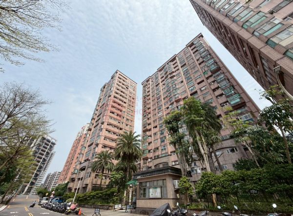 Ａ32台灣房屋｜獨家專售「藍海名廈｜高樓景觀陽台大套房」。Line ID：@vpe1062j,房屋, 房屋買賣,房屋網