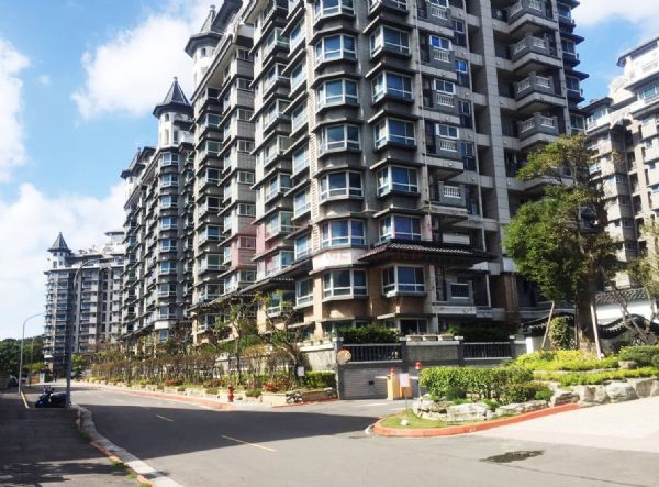 A3獨家專售｜台北灣江南中庭美景江山如畫三房。Line ID：@vpe1062j,房屋, 房屋買賣,房屋網