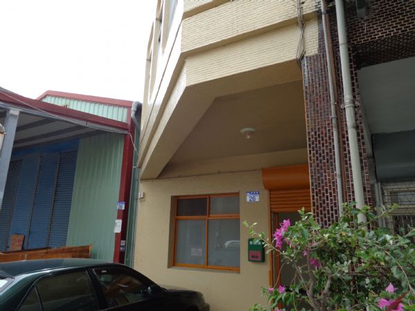 花蓮縣租屋 花蓮市中心建國路 近何嘉仁 二樓住家個人工作室整層出租 租屋 租屋網 免費租屋網 好宅網home7 11